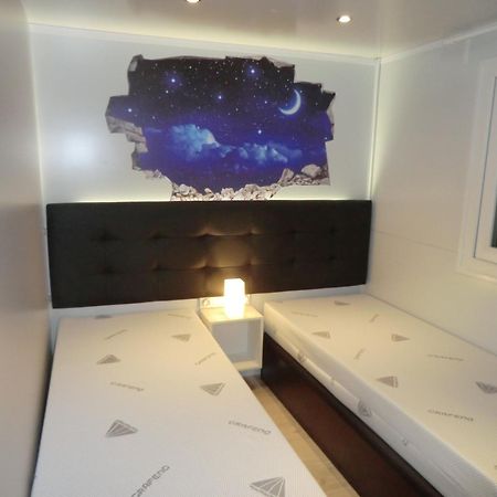 Camping L'Espelt ลาโปบลา เด ลีเญต ภายนอก รูปภาพ