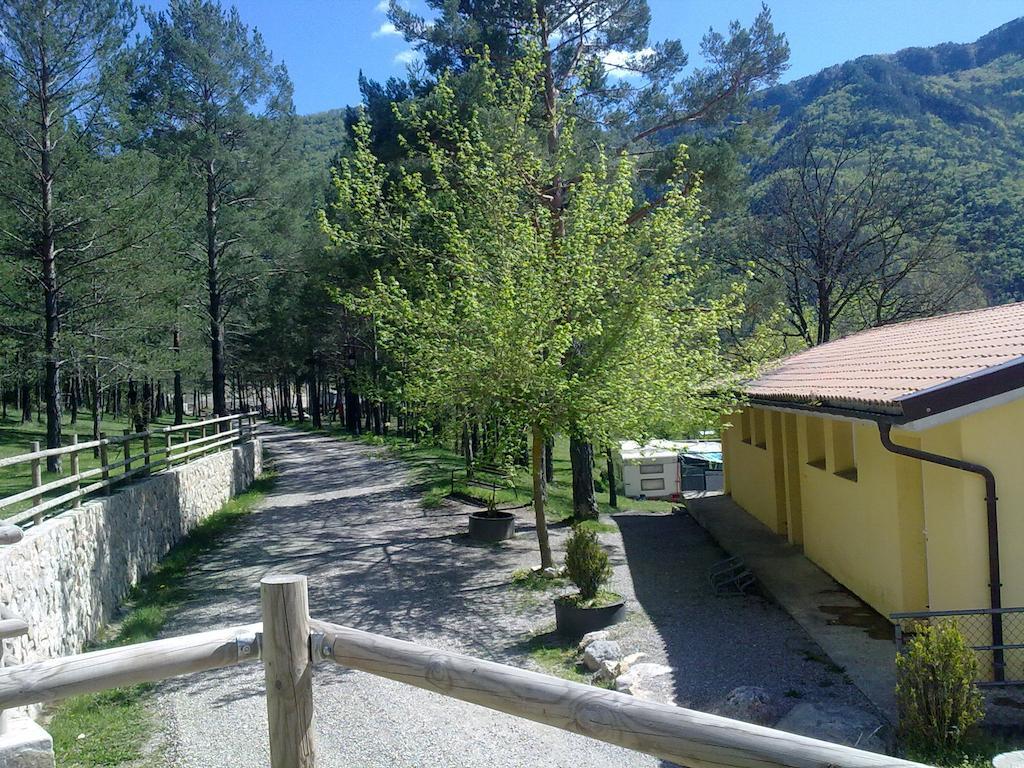Camping L'Espelt ลาโปบลา เด ลีเญต ภายนอก รูปภาพ