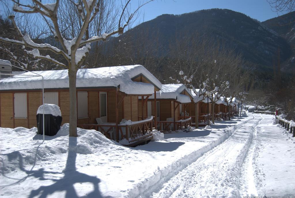 Camping L'Espelt ลาโปบลา เด ลีเญต ภายนอก รูปภาพ